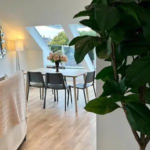 Stunning Luminous Penthouse/ 2beds 2baths Apartment Bournemouth
