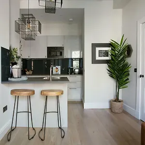 Holyrood Park Centre Apartment Edinburgh