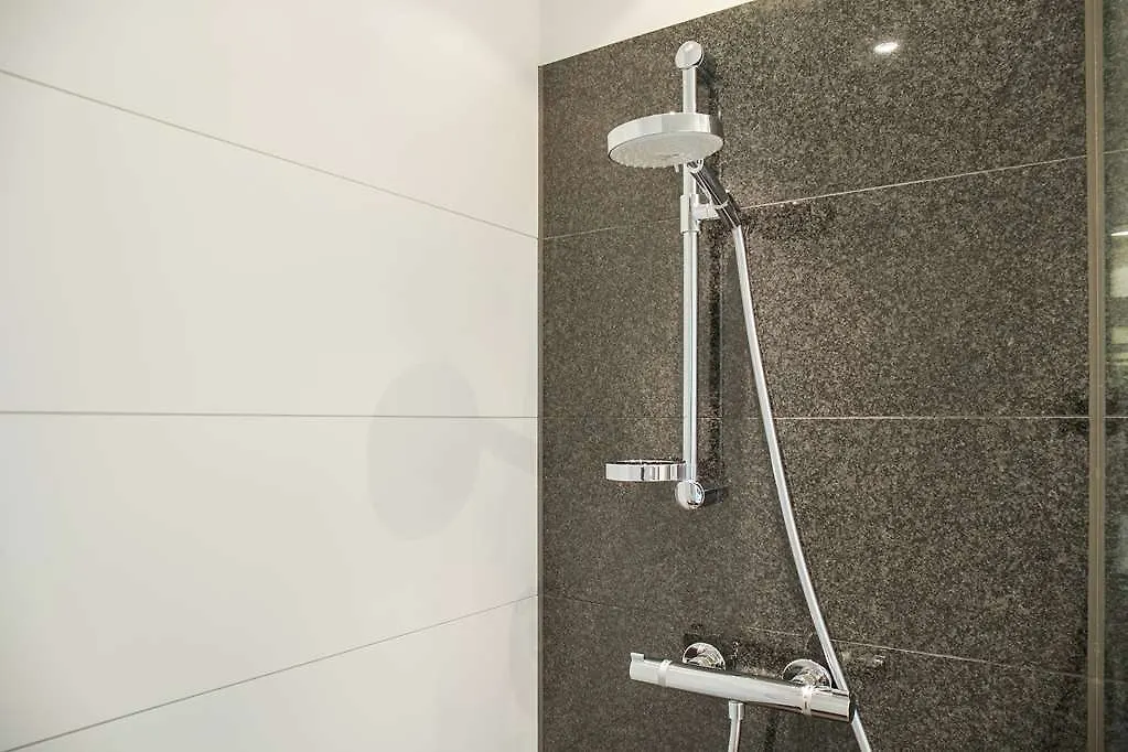 Motel One London-Tower Hill 3*,